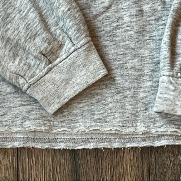 Rhinestone sweatshirt (13/14)
Heather oatmeal/grey - Picture 8 of 10